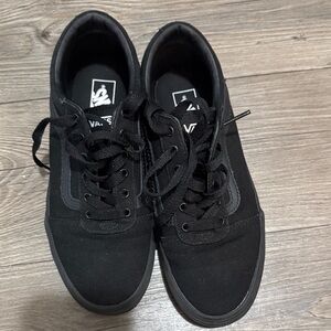 Vans kid’ s Classic Black Sneakers PRE-OWN GOOD CONDITION